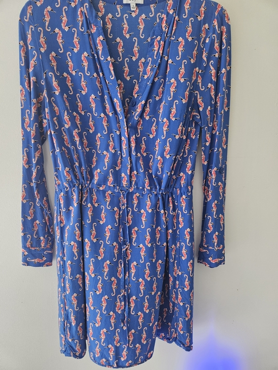 crown & ivy Dresses & Skirts - Crown & Ivy Blue Seahorse Print Long-Sleeve Drawstring Dress size 4
